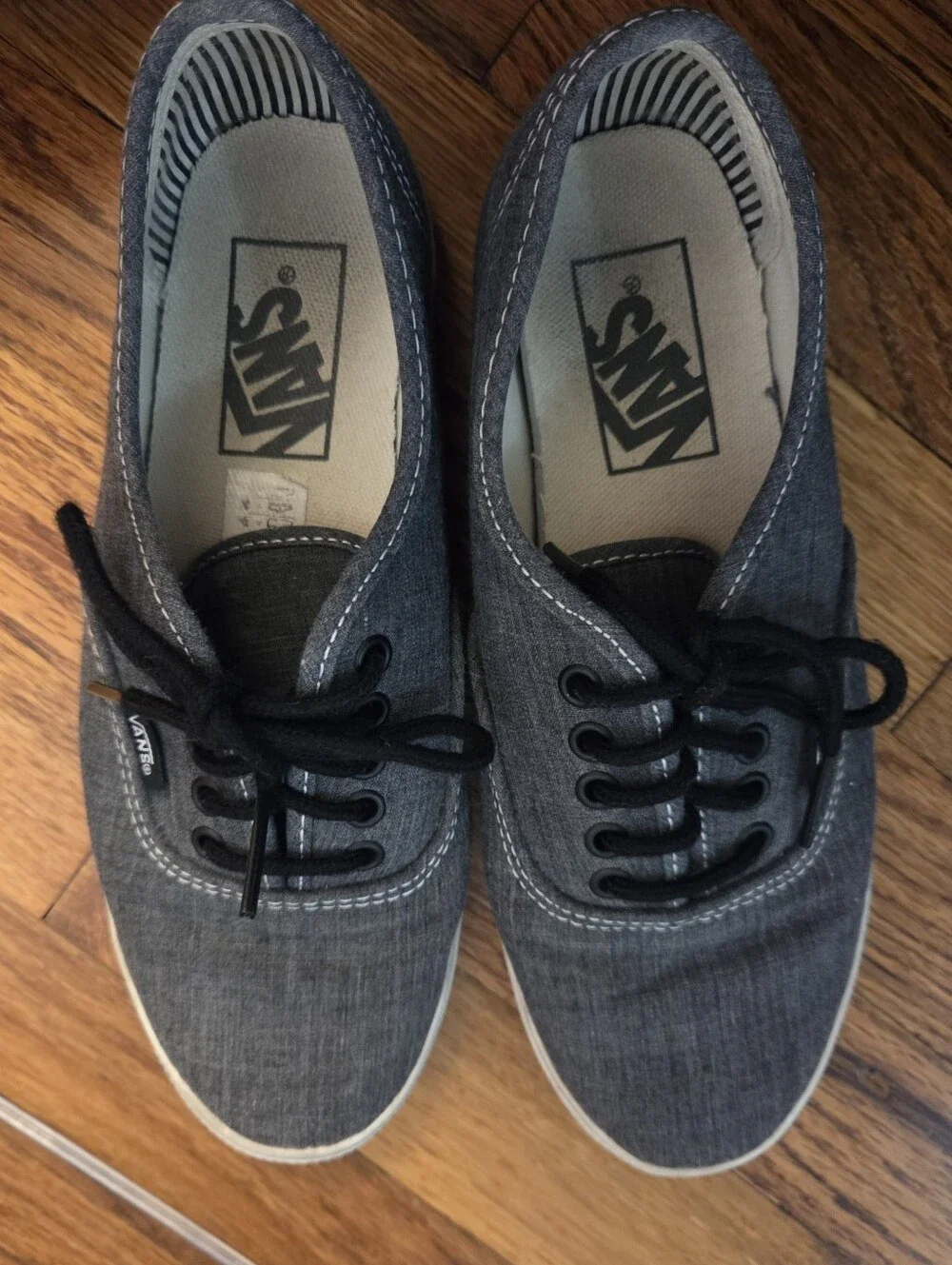 Vans Low-Top Sneaker in Charcoal grey and Black Size 6